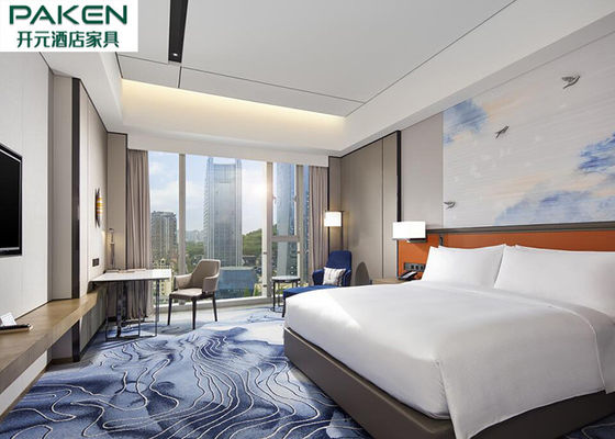 Hilton Hotel Group Design Simpler Layout Natural / Engineered Oak Wood Veneer Comfortable Living Atmosphere